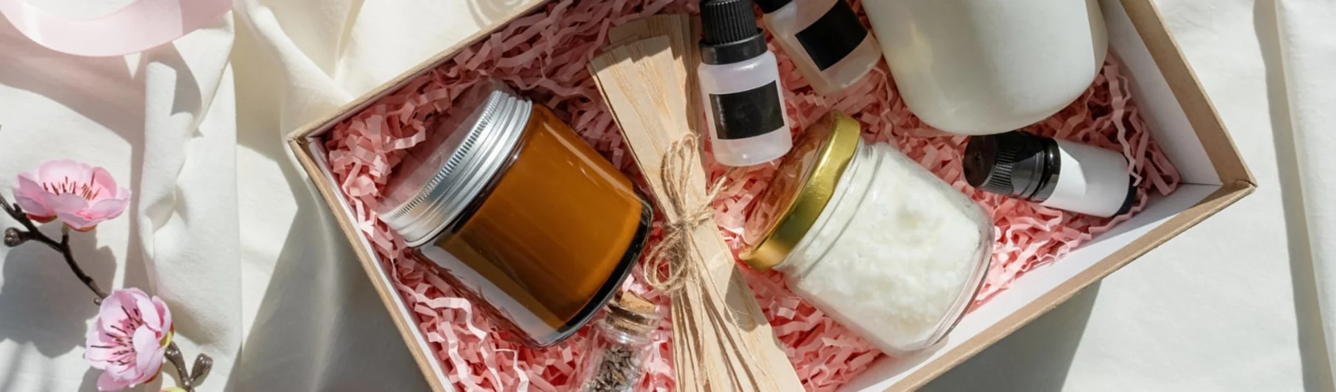 Banner image for content hub page: How To Post a Hamper